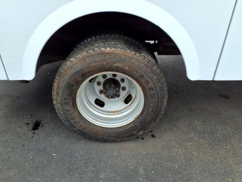 Used 2017 Ford F350 XLT w/ Snow Plow Prep Package image 22