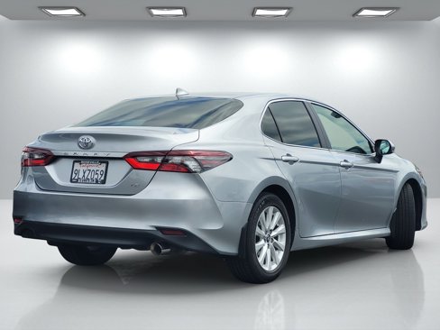 Used 2023 Toyota Camry LE image 4