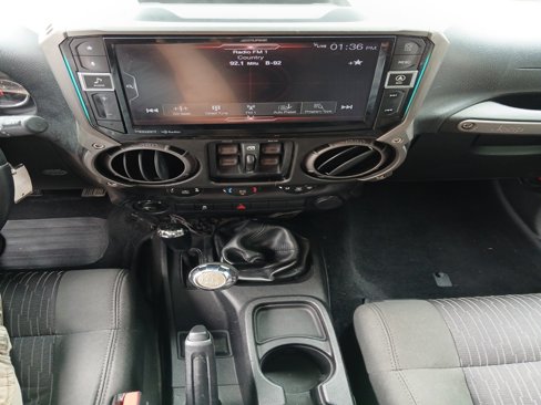 Used 2012 Jeep Wrangler Unlimited Sport image 19
