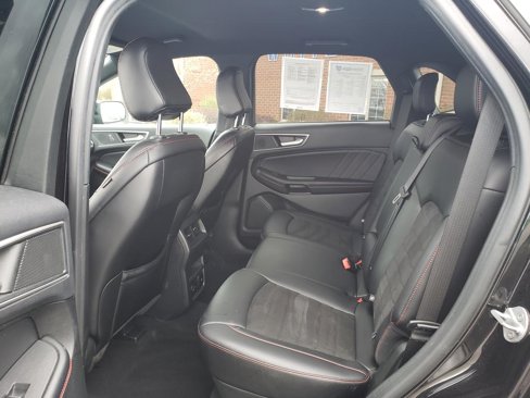 Used 2022 Ford Edge ST-Line image 13