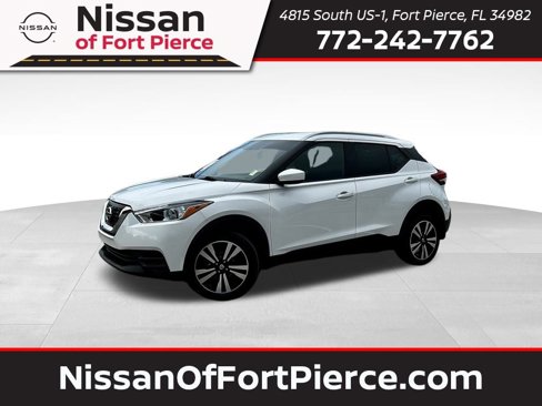 Used 2019 Nissan Kicks SV image 1