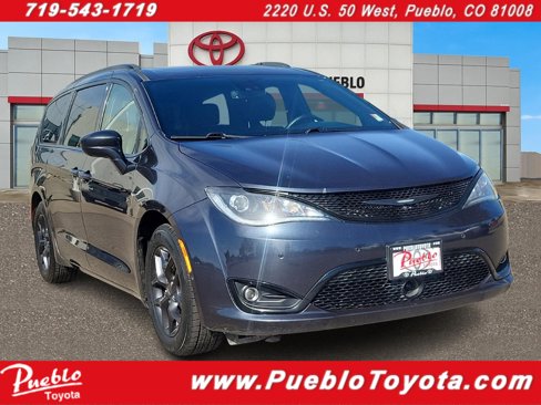 Used 2020 Chrysler Pacifica Touring-L image 1
