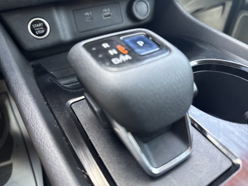 Used 2021 Nissan Rogue SV image 24