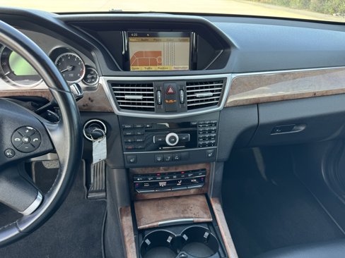 Used 2011 Mercedes-Benz E 350 Sedan image 20