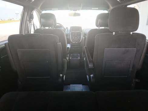 Used 2016 Dodge Grand Caravan SE image 19