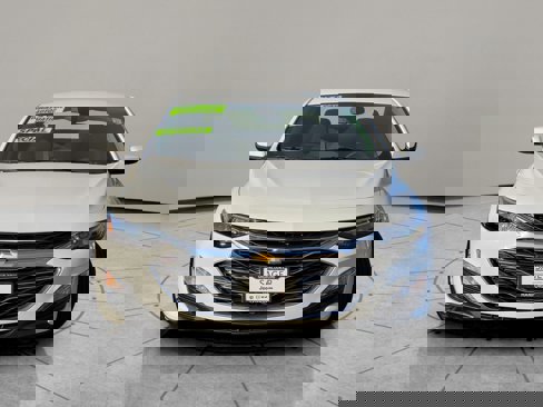 Used 2022 Chevrolet Malibu LT image 2