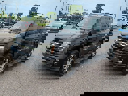 Used 2002 Chevrolet TrailBlazer LT w/ Preferred Equipment Group image 4