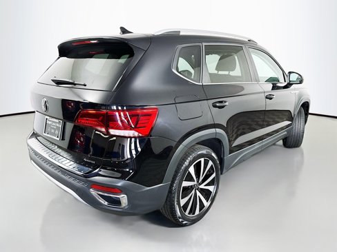 Used 2022 Volkswagen Taos SE image 7