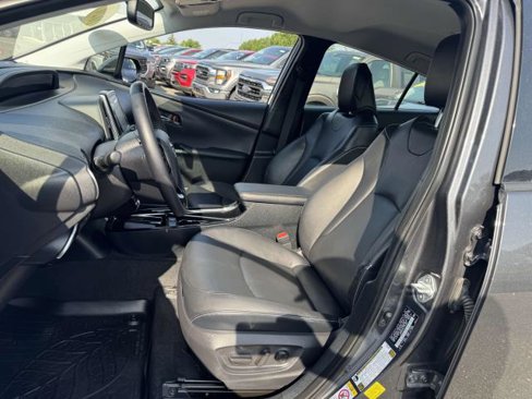 Used 2020 Toyota Prius Prime Limited image 8