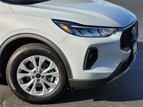 New 2025 Ford Escape Active image 3