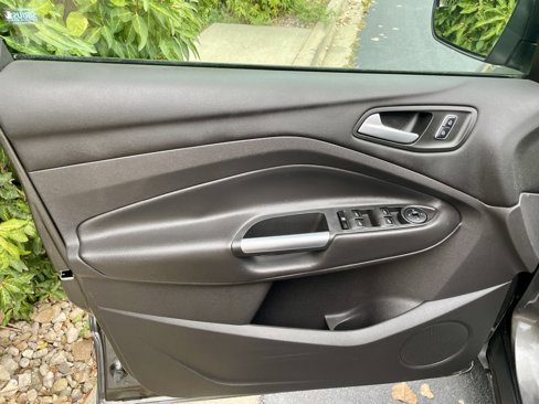 Used 2015 Ford Escape SE image 18