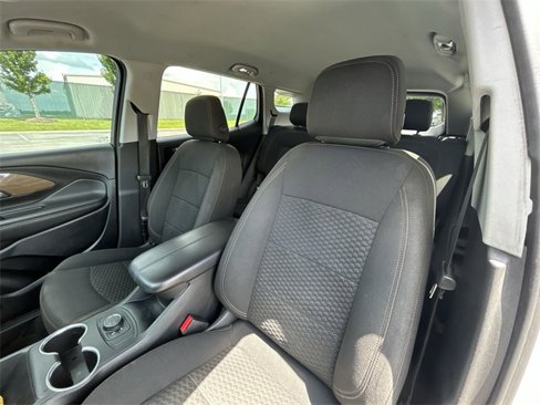 Used 2021 GMC Terrain SLE image 34