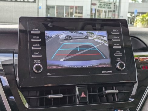Used 2022 Toyota Camry SE image 21
