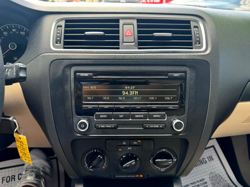 Used 2014 Volkswagen Jetta SE image 11