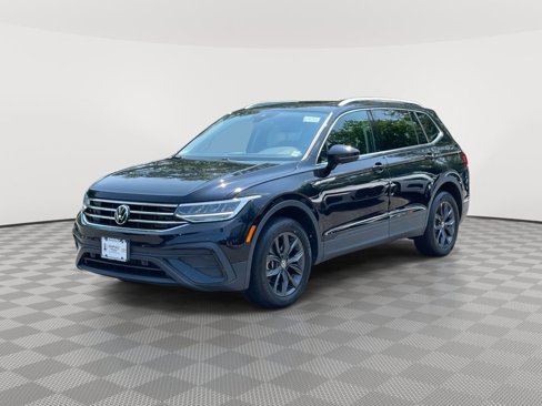 Used 2022 Volkswagen Tiguan SE image 3
