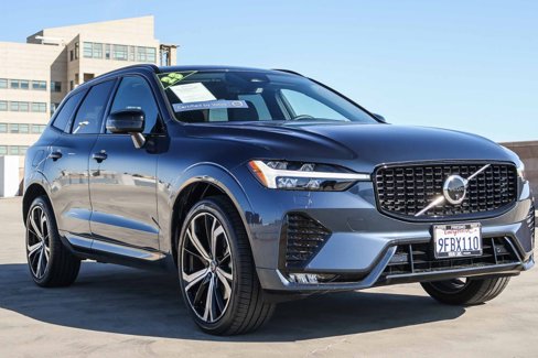 Used 2023 Volvo XC60 B6 Ultimate w/ Protection Package Premier image 3