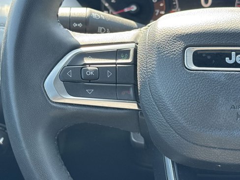 Used 2023 Jeep Compass Limited image 15