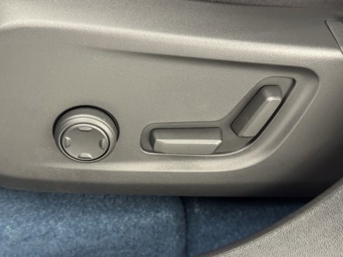 Certified 2023 Volvo XC40 Recharge Ultimate w/ Protection Package Premier image 17