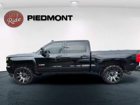Used 2017 Chevrolet Silverado 1500 LTZ Z71 w/ LTZ Plus Package image 9