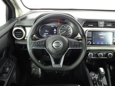 Used 2020 Nissan Versa SV image 13