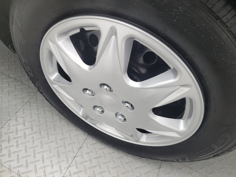 Used 2019 Nissan Kicks S image 31