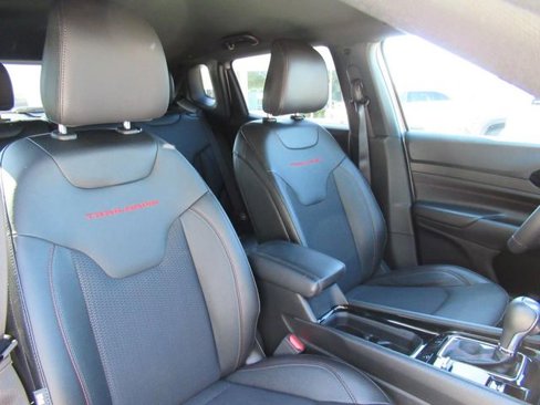 Used 2024 Jeep Compass Trailhawk image 10