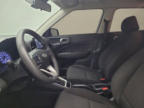 Used 2021 Hyundai Venue SE image 17