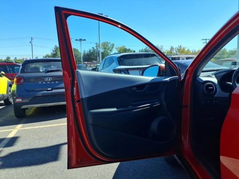 Used 2019 Hyundai Kona SEL image 15