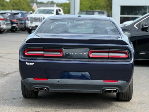 Used 2015 Dodge Challenger SXT w/ Driver Convenience Group image 36