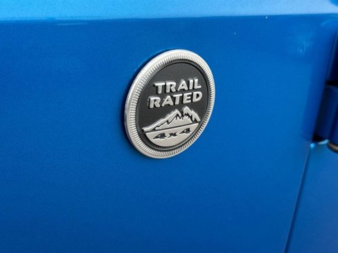 Used 2015 Jeep Wrangler Unlimited Rubicon w/ Connectivity Group image 4