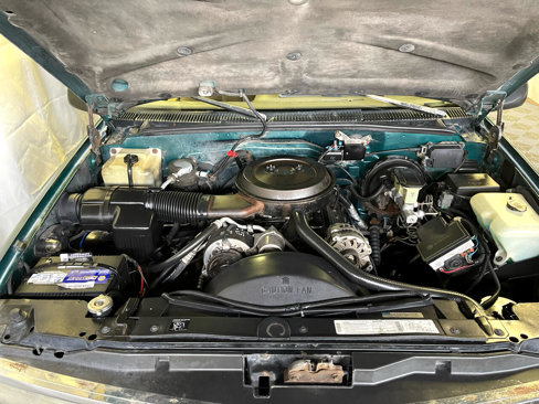 Used 1995 Chevrolet Suburban 4WD image 30