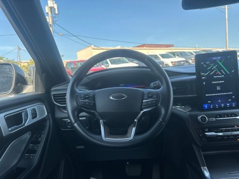 Used 2020 Ford Explorer Platinum w/ Premium Technology Package image 13