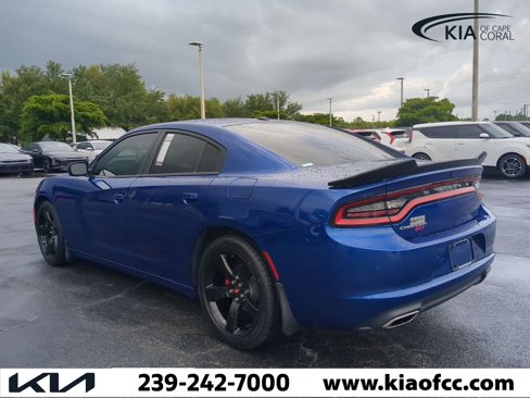 Used 2020 Dodge Charger SXT w/ Leather Interior Group image 7