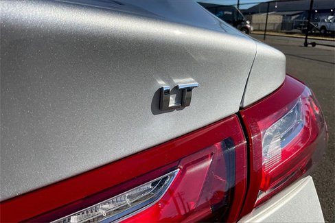 Used 2022 Chevrolet Malibu LT image 8