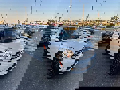 Used 2012 MINI Cooper Countryman image 2