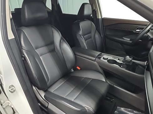 Used 2021 Nissan Rogue SV w/ Premium Package image 15