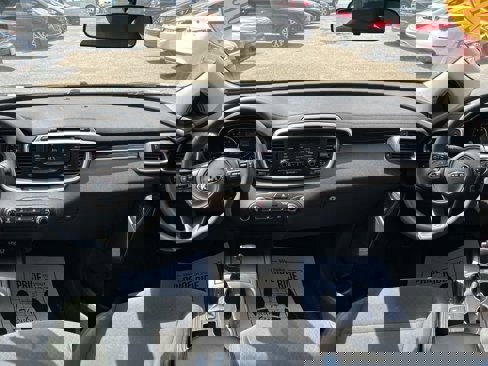 Used 2016 Kia Sorento LX image 11