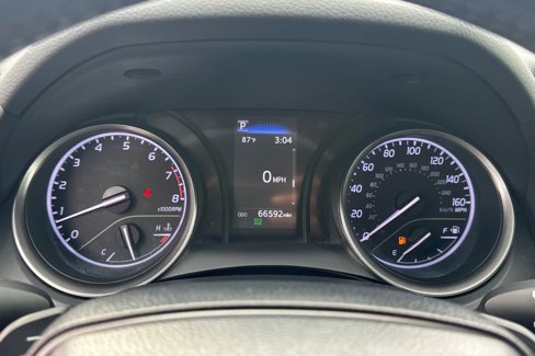 Used 2022 Toyota Camry SE image 23
