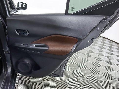 Used 2019 Nissan Kicks SR image 22