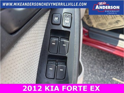 Used 2012 Kia Forte EX image 18
