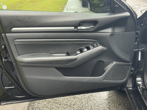 Used 2021 Nissan Altima 2.5 SV w/ SV Premium Package image 5