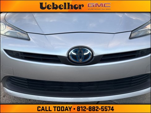 Used 2021 Toyota Prius LE image 12