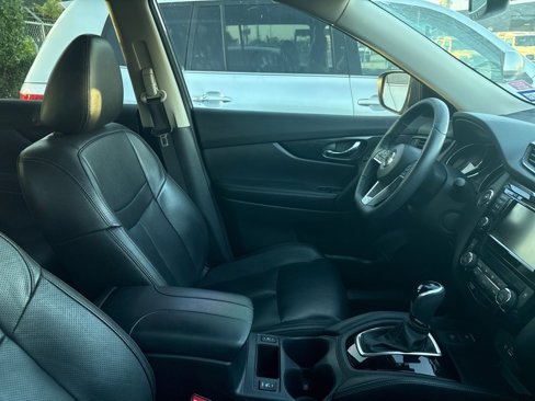 Certified 2019 Nissan Rogue SL w/ Premium Package image 3