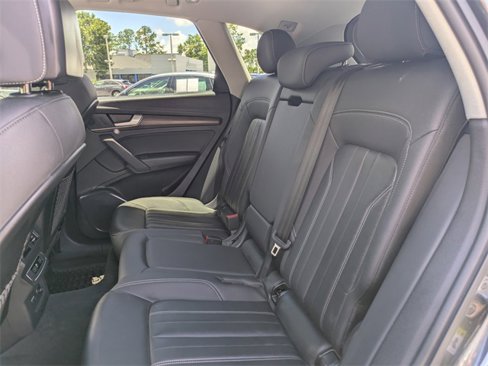 Used 2022 Audi Q5 2.0T Premium w/ Convenience Package image 12