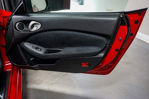 Used 2010 Nissan 370Z Touring image 35