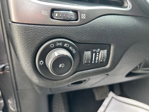 Used 2021 Jeep Cherokee Latitude Lux image 20