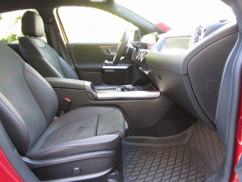 Certified 2025 Mercedes-Benz GLA 250 4MATIC image 18