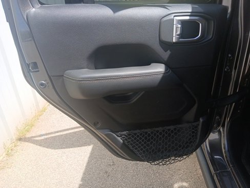 Used 2020 Jeep Gladiator Rubicon image 25