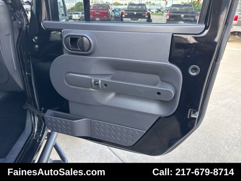 Used 2010 Jeep Wrangler Unlimited Sport image 74