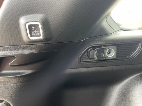 Used 2024 Jeep Grand Cherokee Altitude image 29